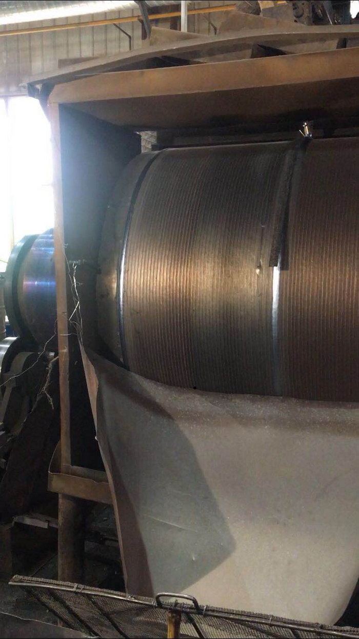使用我公司电源埋弧双枪堆焊中